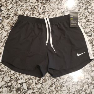 nike women's venom woven short